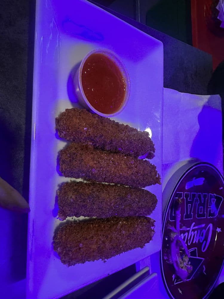 Contender’s Sports Bar