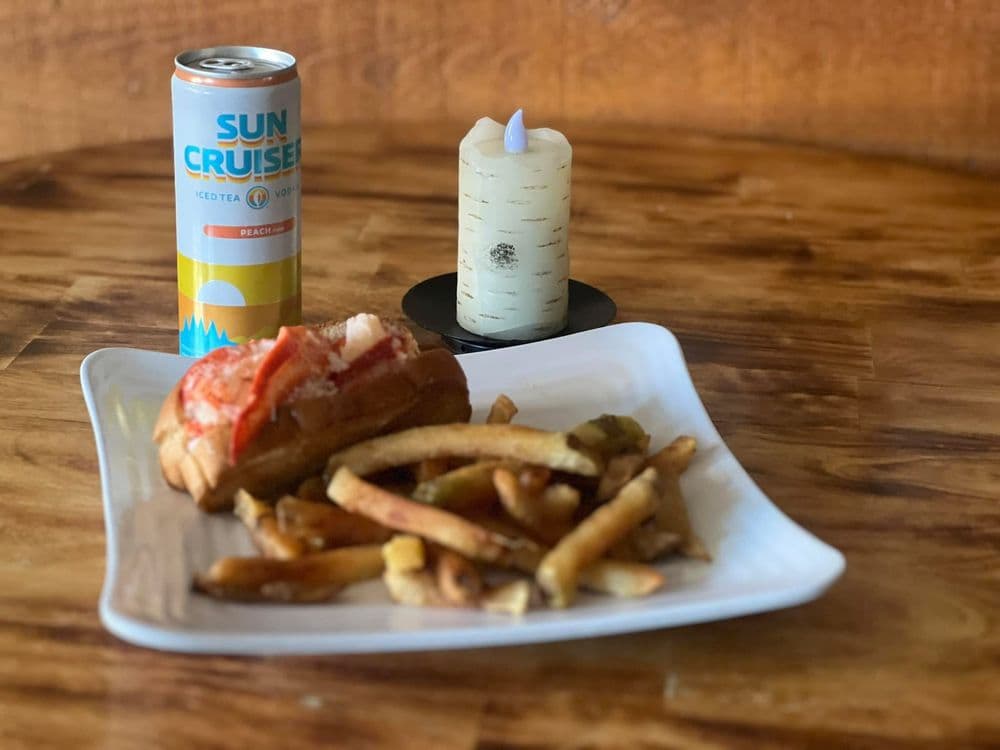 Hill's Tavern and Grill