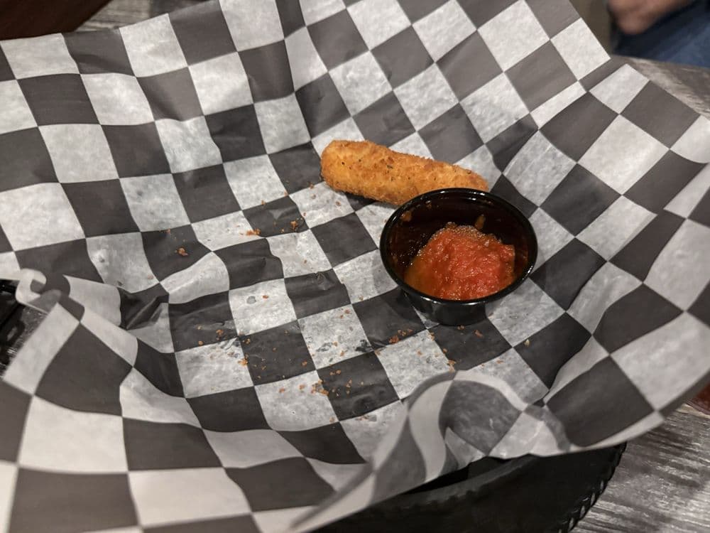 Chelo's Hometown Bar & Grille