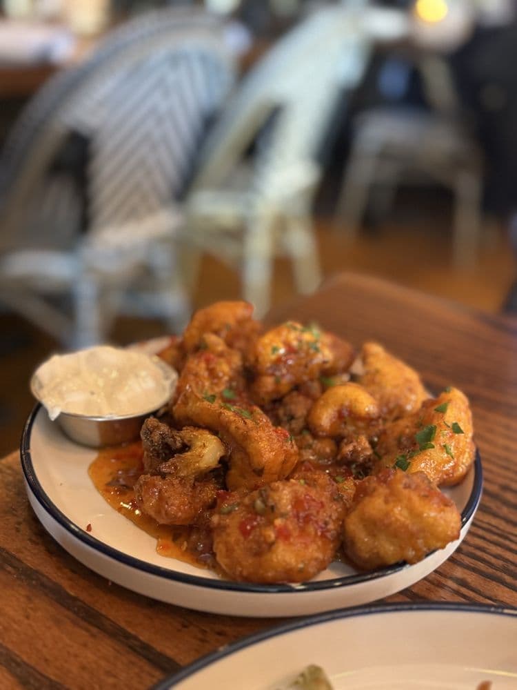 Besos Tapas & Wine Bar