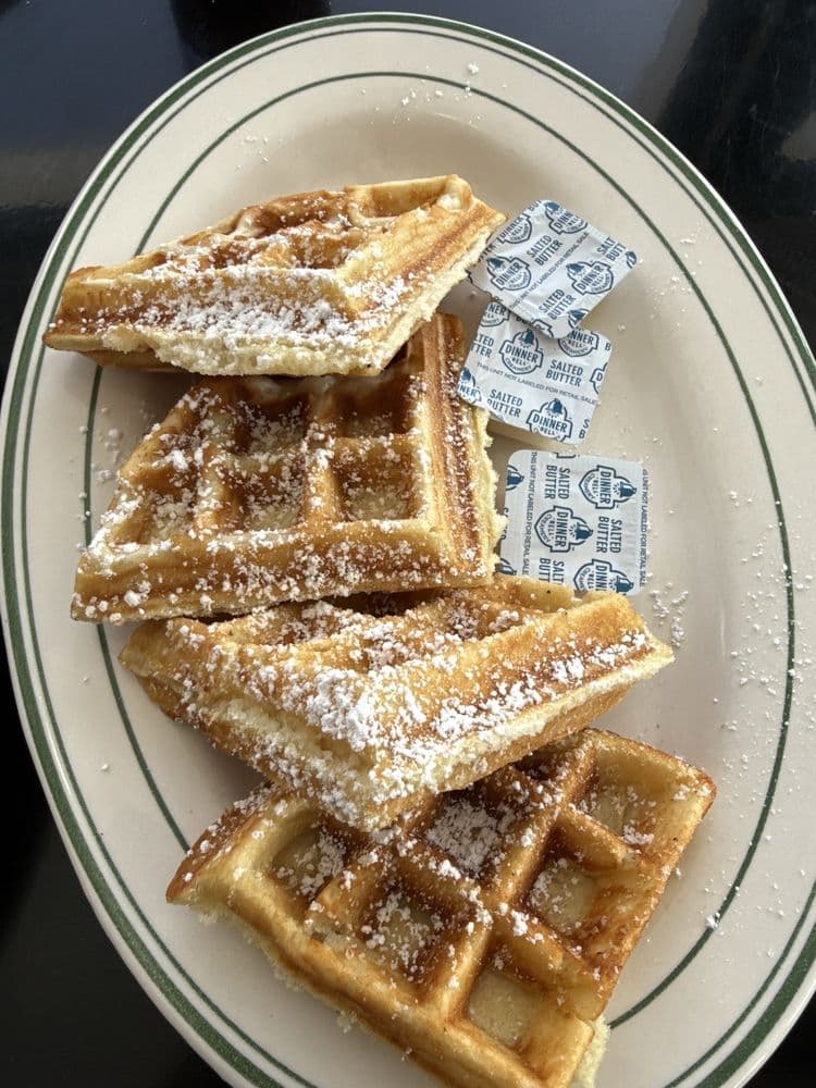 Ellen’s at The Airport