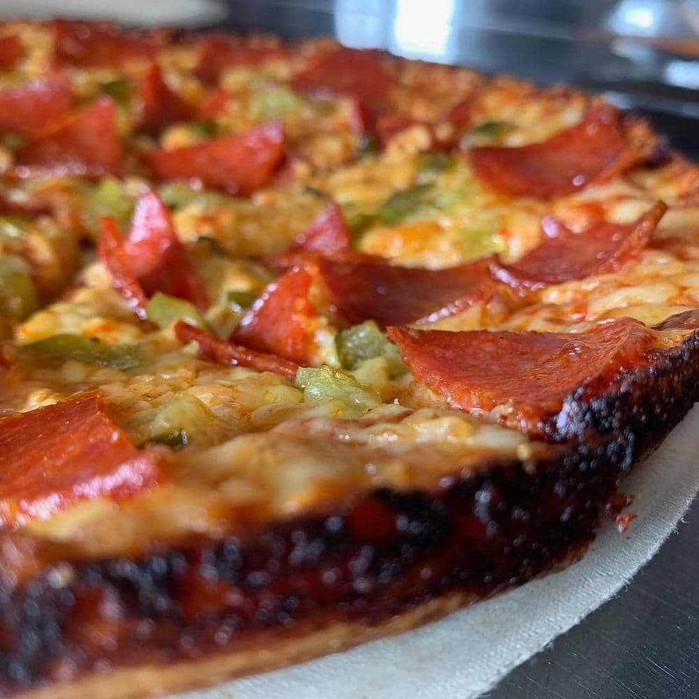 Mike & Lenny's Bar Pizza