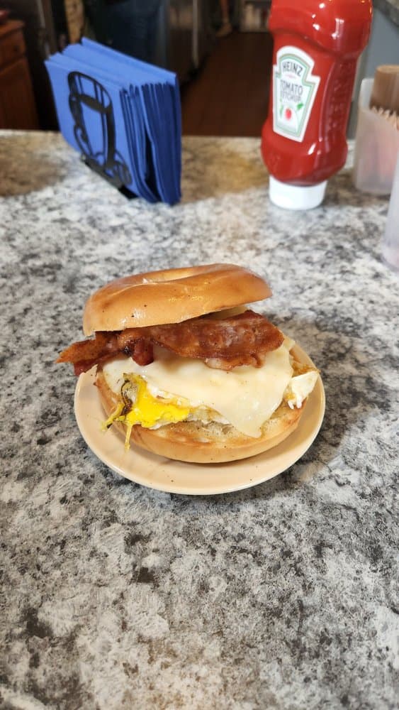 Ernie's Old Harbor Restaurant