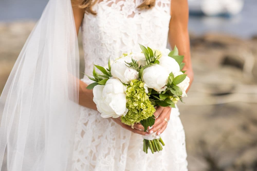 Robin Hollow Flowers